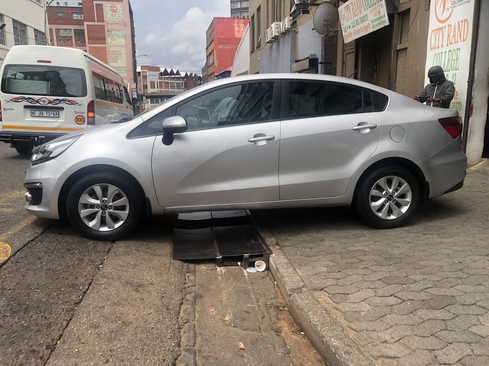 2016 Kia rio 1.4 automatic