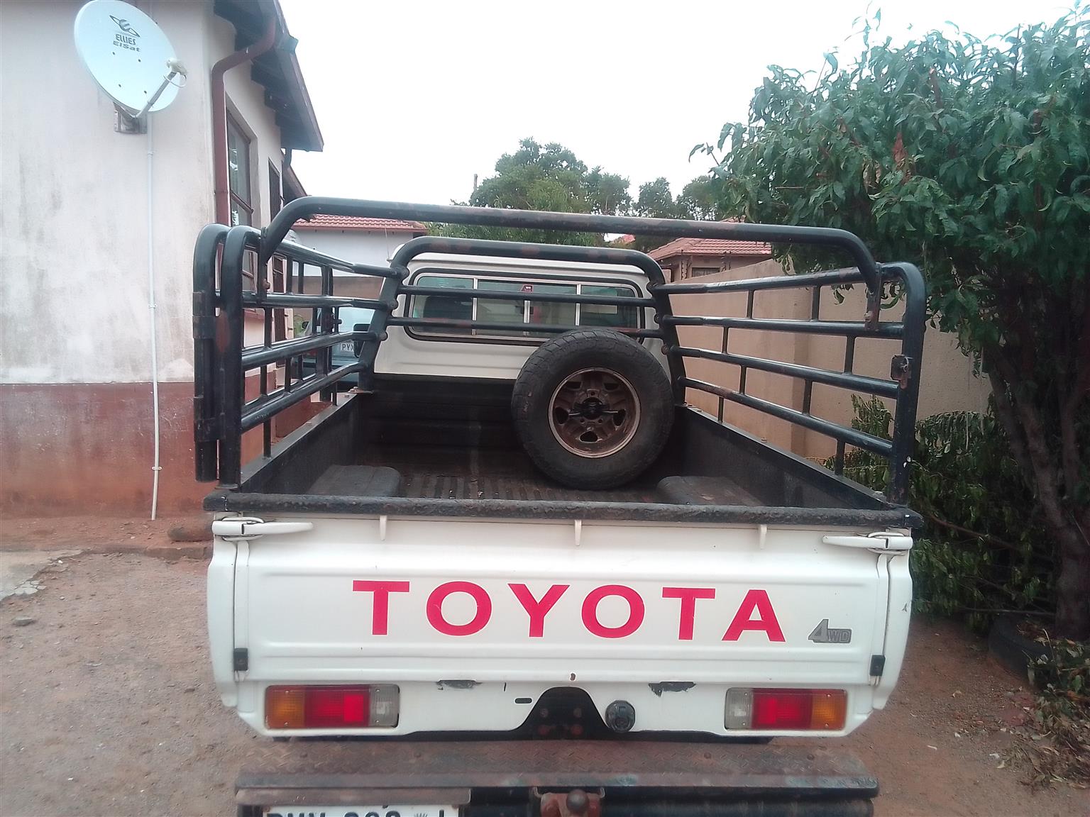 Toyota Landcruiser cattle rails - Private Seller Toyota Landcruiser cattle rails - Private Seller