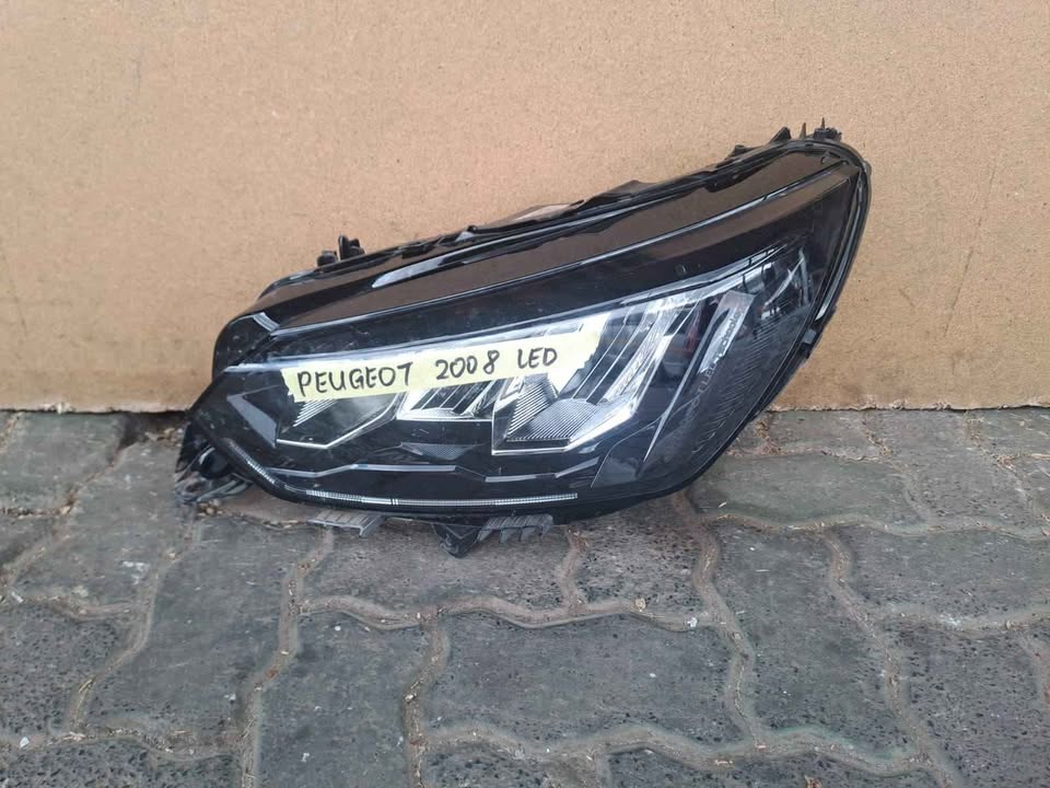 2008 Peugeot LED headlight - Private Seller 2008 Peugeot LED headlight - Private Seller