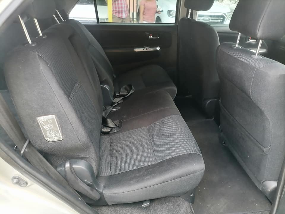 2014 Toyota Fortuner 3.0 D4D 4x2 seven seater Automatic with a leather seat