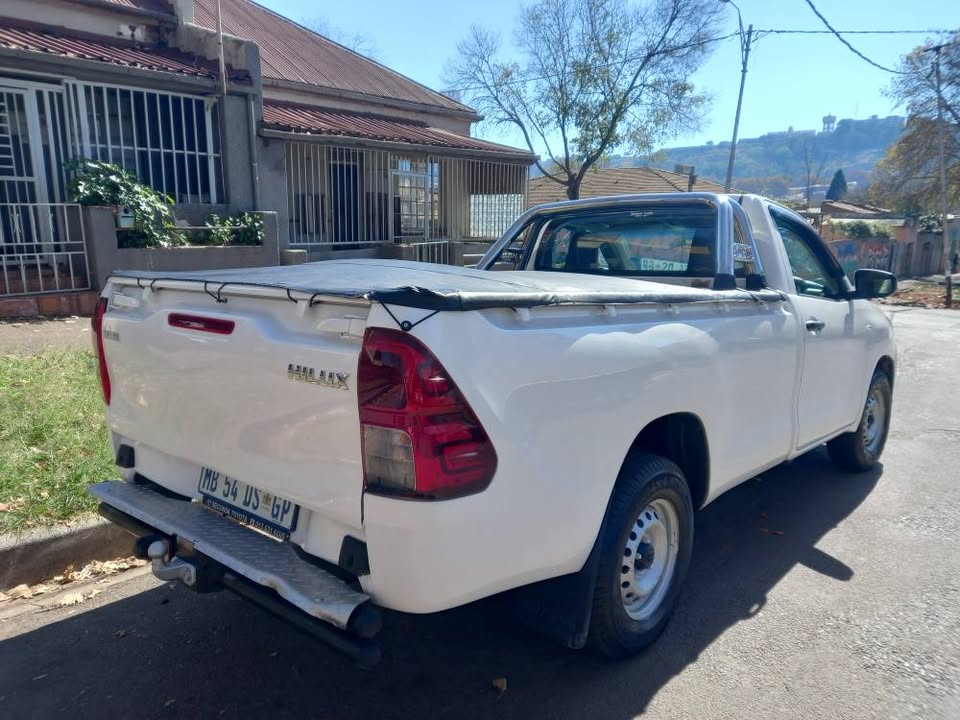 2019 Toyota Hilux Single Cab 2.0 VVTi Petrol, Manual, White, 90000kms