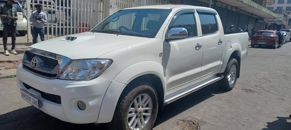 USED 2011 TOYOTA HILUX 3.0D 4D 4x4 DOUBLE CAB, MANUAL TRANSMISSION 125000KM