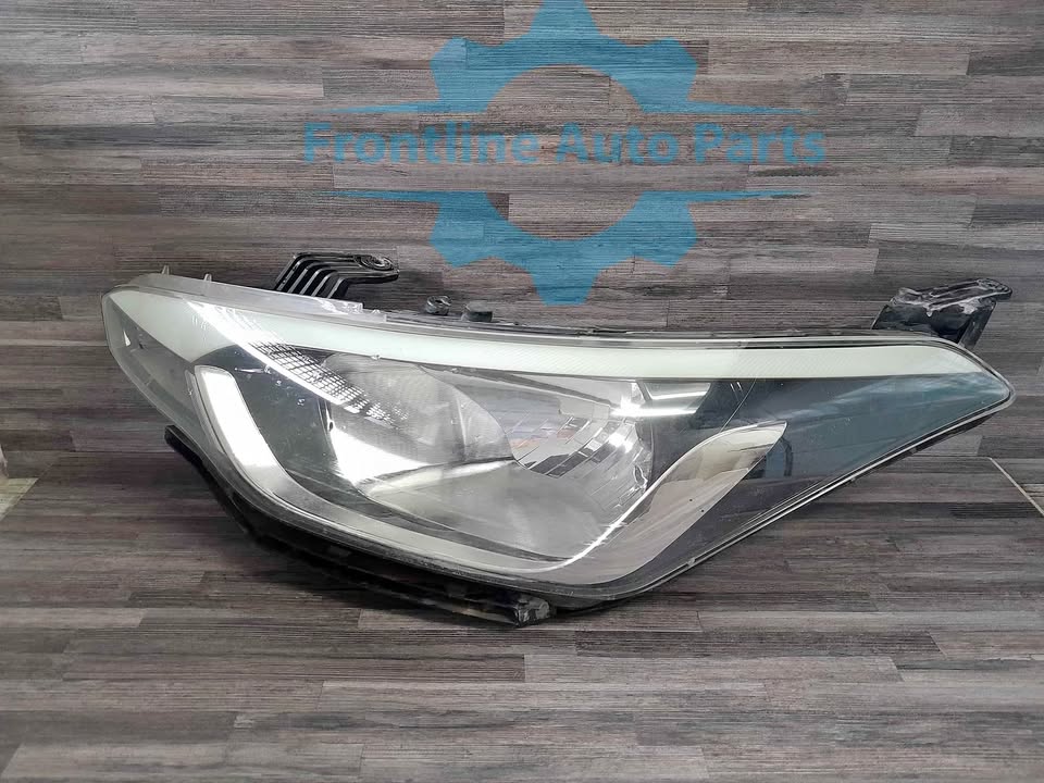 Hyundai i20 Headlight LH - Private Seller Hyundai i20 Headlight LH - Private Seller