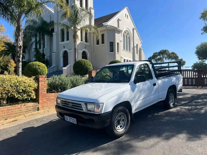 Used 2000 Toyota Hilux 2.4GD-6 double cab SRX - Private Seller Used 2000 Toyota Hilux 2.4GD-6 double cab SRX - Private Seller
