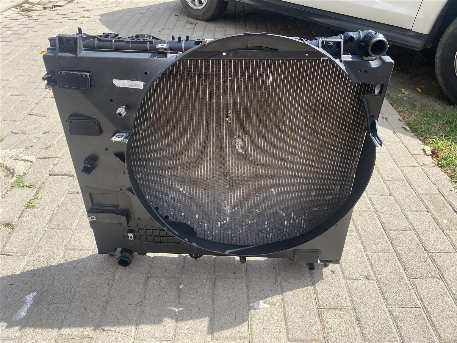 2015 RANGE ROVER VOGUE SPORT L405 RADIATOR AND FAN SHROUD FOR SALE. IN EXCELLENT 2015 RANGE ROVER VOGUE SPORT L405 RADIATOR AND FAN SHROUD FOR SALE. IN EXCELLENT