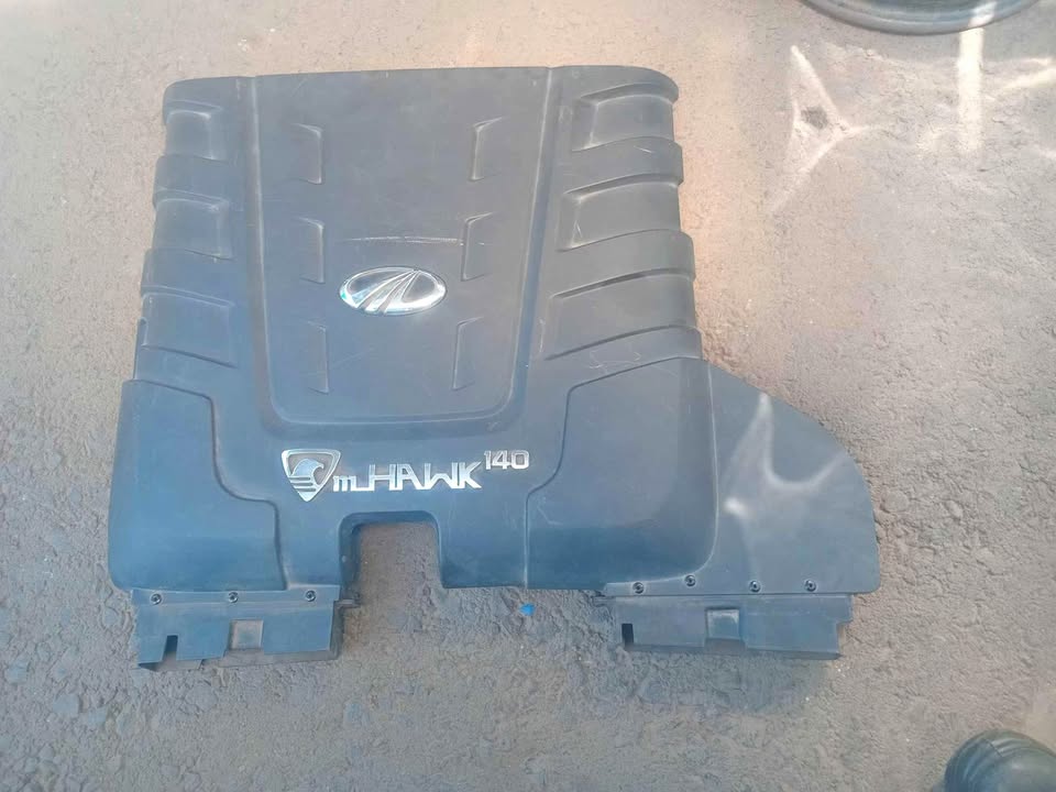 2012 Mahindra XUV500 2.2D engine cover for sale - Private Seller