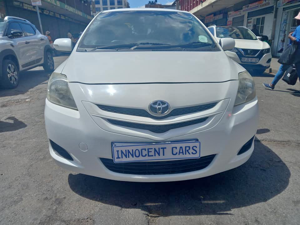 2009 TOYOTA YARIS SEDAN 1.4 PETROL, WHITE COLOUR, 102000KM