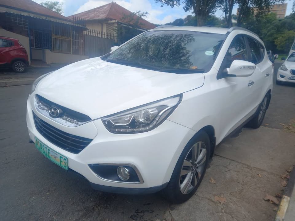 2015 HYUNDAI ix35 2.0 Petrol, Manual, White, Leather seats, 75000kms