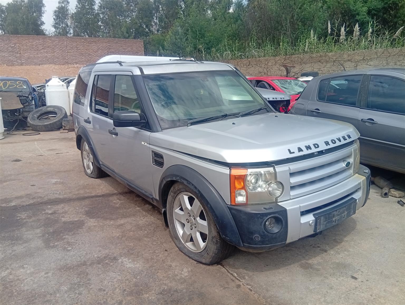 2006 land rover discovery 3 V8 HSE stripping for spares - Private Seller 2006 land rover discovery 3 V8 HSE stripping for spares - Private Seller
