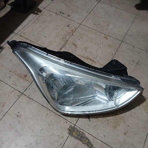 Hyundai i10 grand headlight - Private Seller