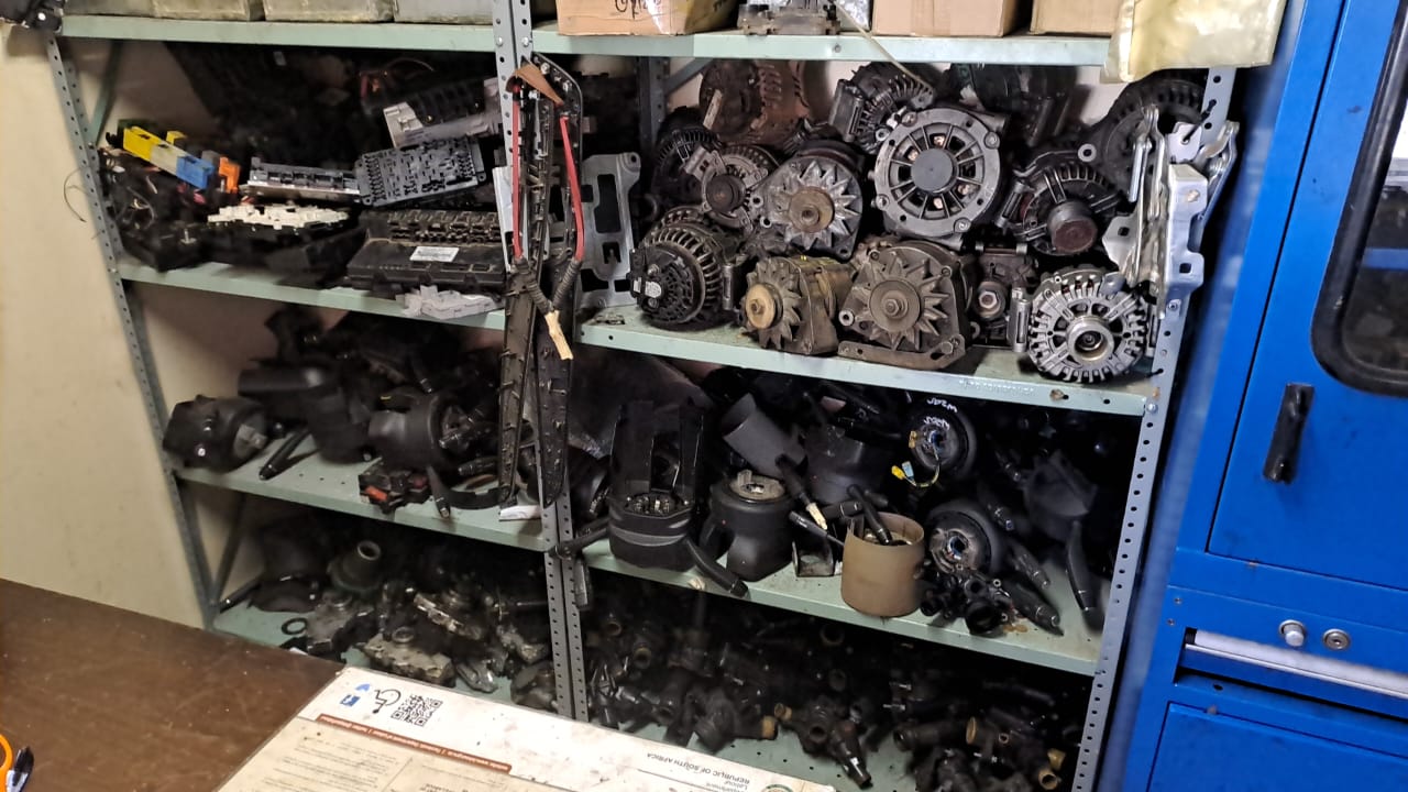 Steering columns and alternators for Mercedes Benz - Private Seller Steering columns and alternators for Mercedes Benz - Private Seller