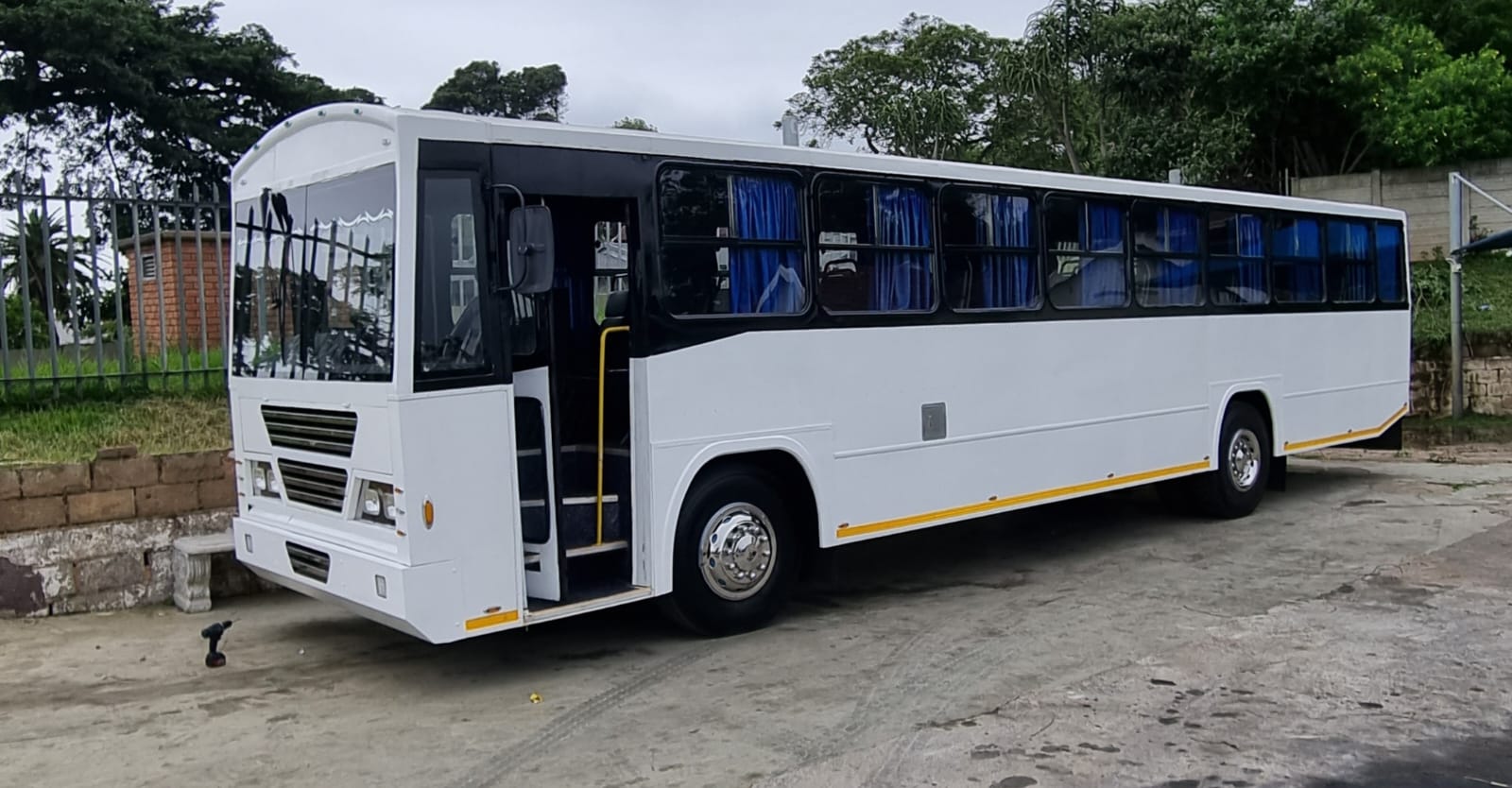 1998 Mercedes benz 1624 comuter bus for sale