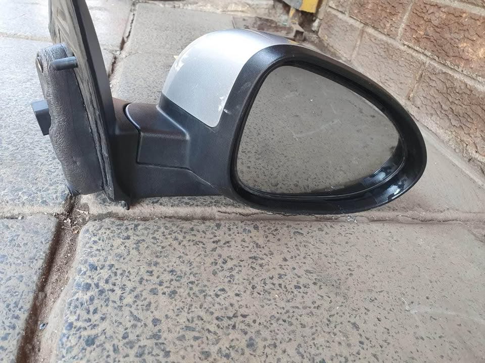 Chevrolet Cruze side mirror - Private Seller Chevrolet Cruze side mirror - Private Seller