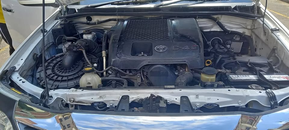 2012 TOYOTA FORTUNER 3.0D 4D MANUAL, WHITE COLOUR, 2012 TOYOTA FORTUNER 3.0D 4D MANUAL, WHITE COLOUR,