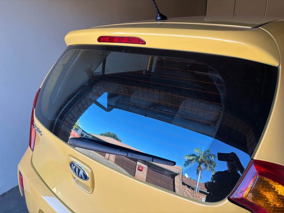 Kia Picanto Rear Windscreen - Private Seller Kia Picanto Rear Windscreen - Private Seller