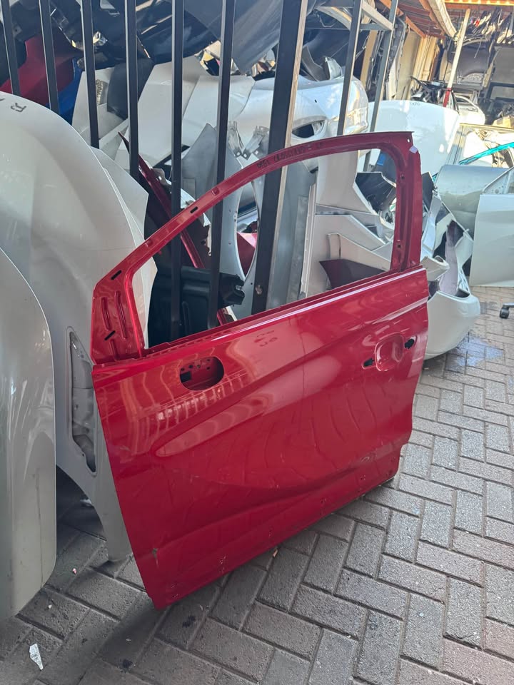 Opel Crossland Left Front Door - Private Seller Opel Crossland Left Front Door - Private Seller