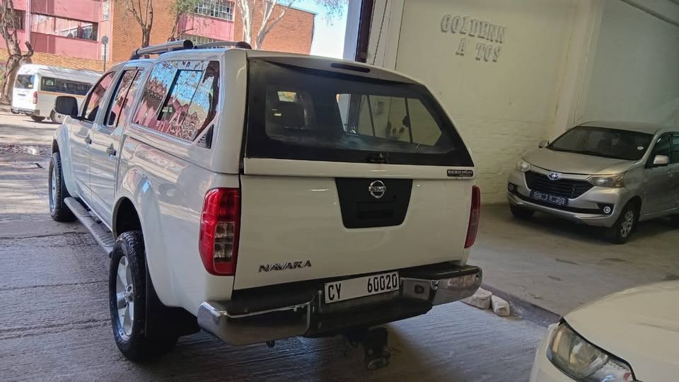2010 Nissan Navara 2.5D Manual Double Cab for sale