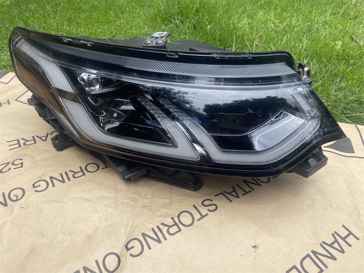 2020 LAND ROVER DISCOVERY 5 SPORT L550 FULL LED HEADLIGHT RIGHT SIDE FOR SALE - Private Seller 2020 LAND ROVER DISCOVERY 5 SPORT L550 FULL LED HEADLIGHT RIGHT SIDE FOR SALE - Private Seller