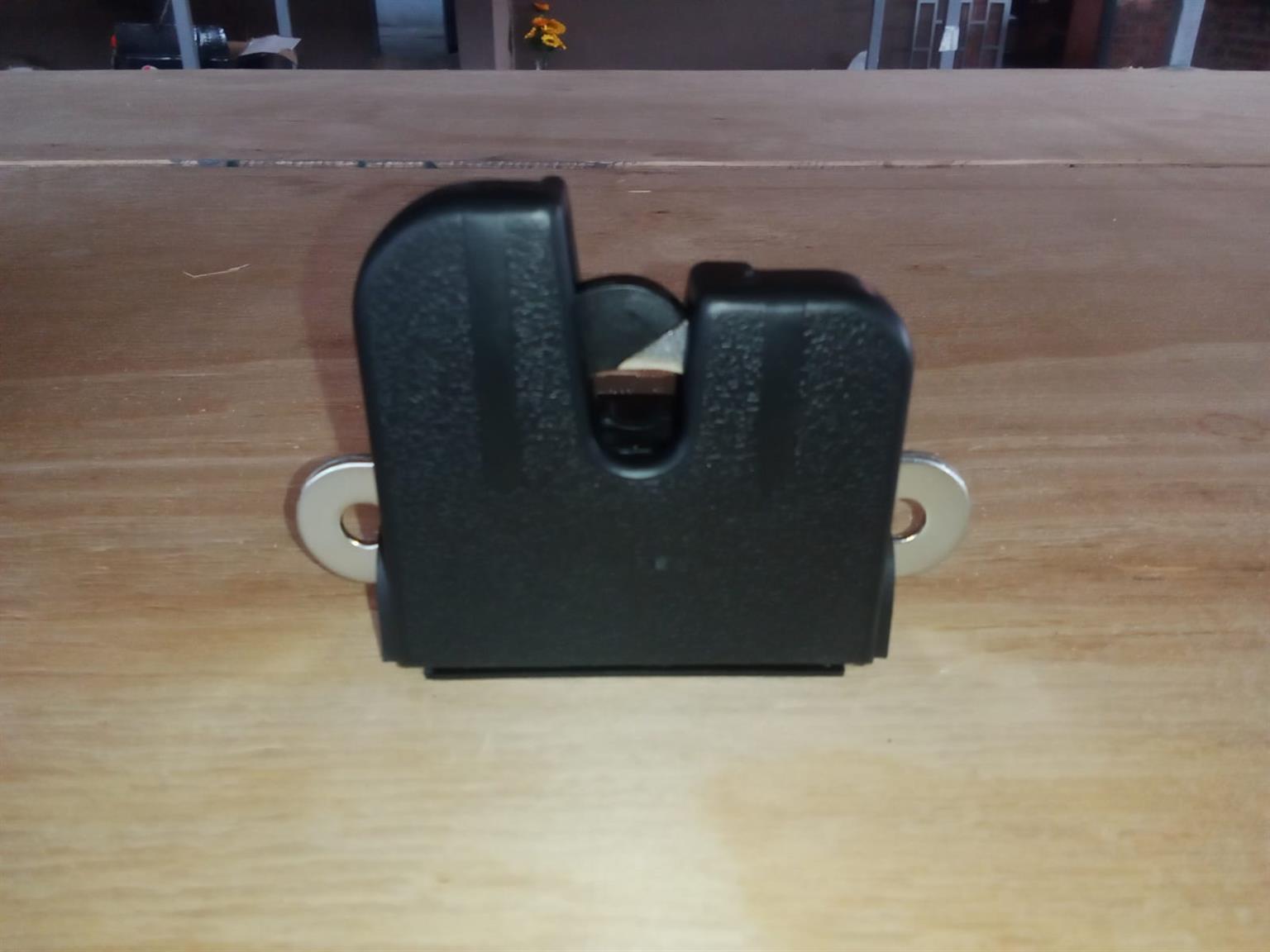 VW GOLF 5 BOOT LOCKS FOR SALE - Private Seller VW GOLF 5 BOOT LOCKS FOR SALE - Private Seller