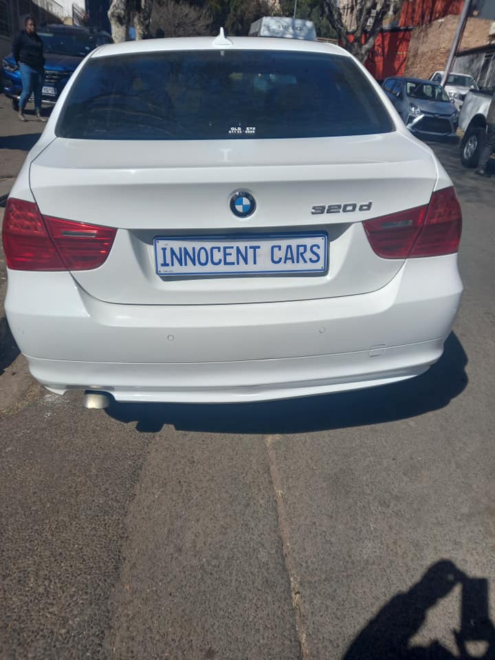 2009 BMW 320d  E90 ENGINE DIESEL, AUTOMATIC, WHITE COLOR, MILEAGE 128000KMS