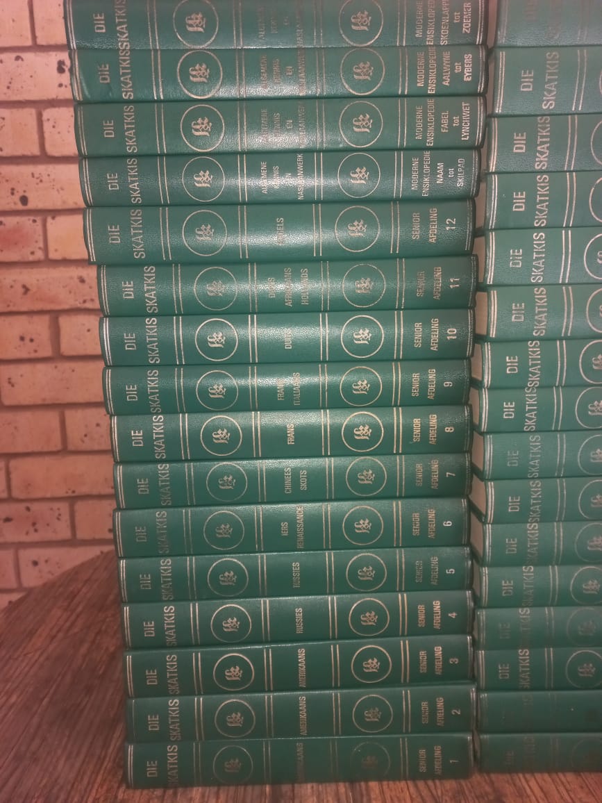 Vintage "Die Skatkis" Afrikaanse Ensiklopedie Stel
