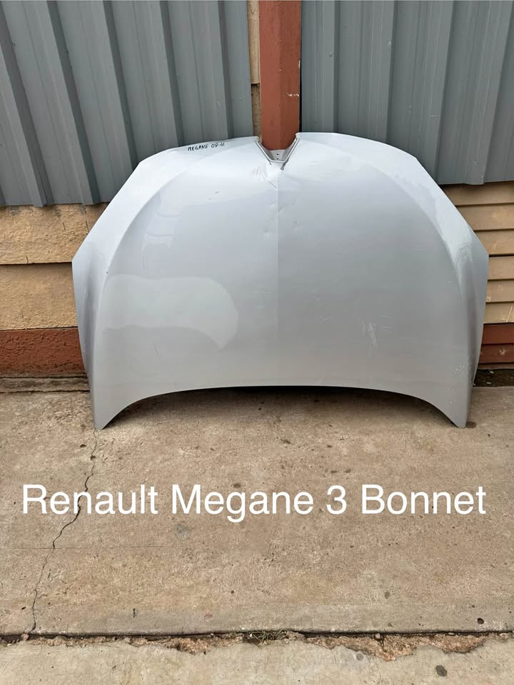 Renault Megane 3 Bonnet - Private Seller Renault Megane 3 Bonnet - Private Seller