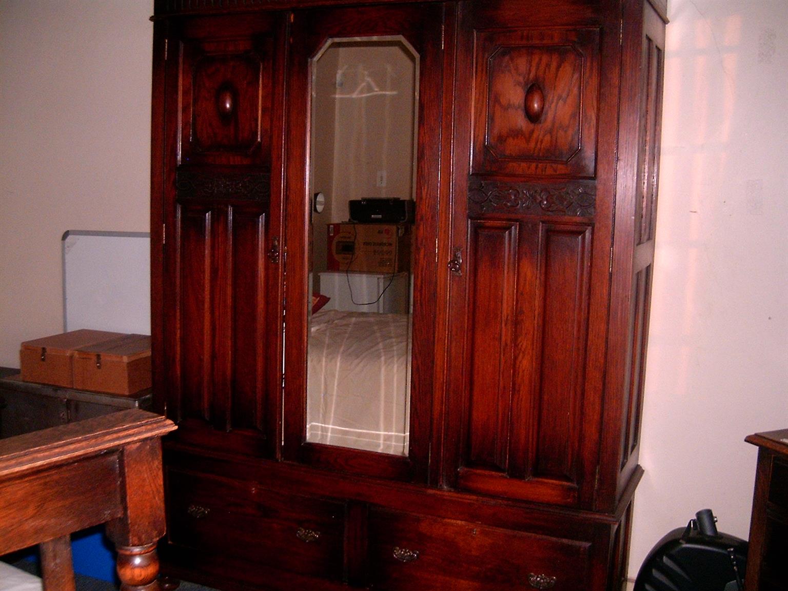 Due to space we have to sell this antique 1906 bedroom set.