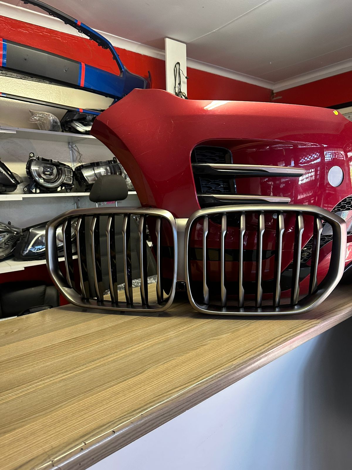 2021 BMW X5 MAIN GRILL WITH CAMERA HOLE AVAILABLE FOR SALE - Private Seller 2021 BMW X5 MAIN GRILL WITH CAMERA HOLE AVAILABLE FOR SALE - Private Seller
