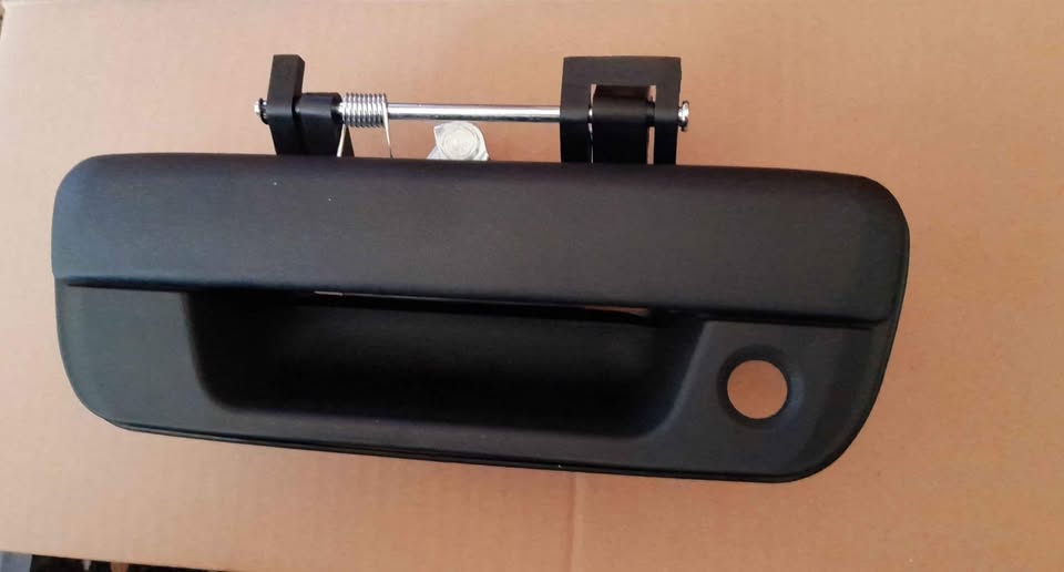 CHEVROLET UTILITY 2012/17 BRAND NEW TAILGATE HANDLES FORSALE - Private Seller