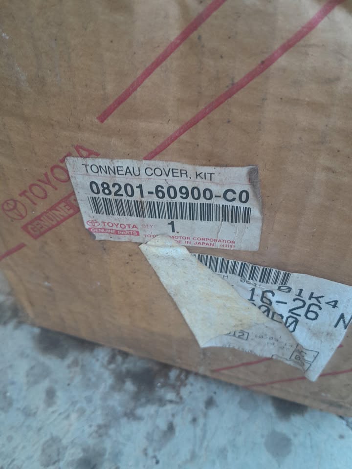 Toyota Land Cruise Tonneau Cover Laggage - Private Seller