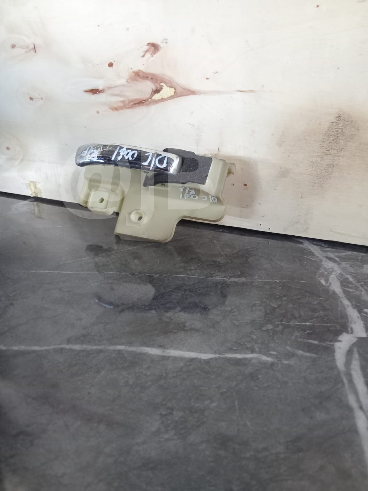 Inner Door Handles: Stripped Dodge Caliber - Private Seller Inner Door Handles: Stripped Dodge Caliber - Private Seller