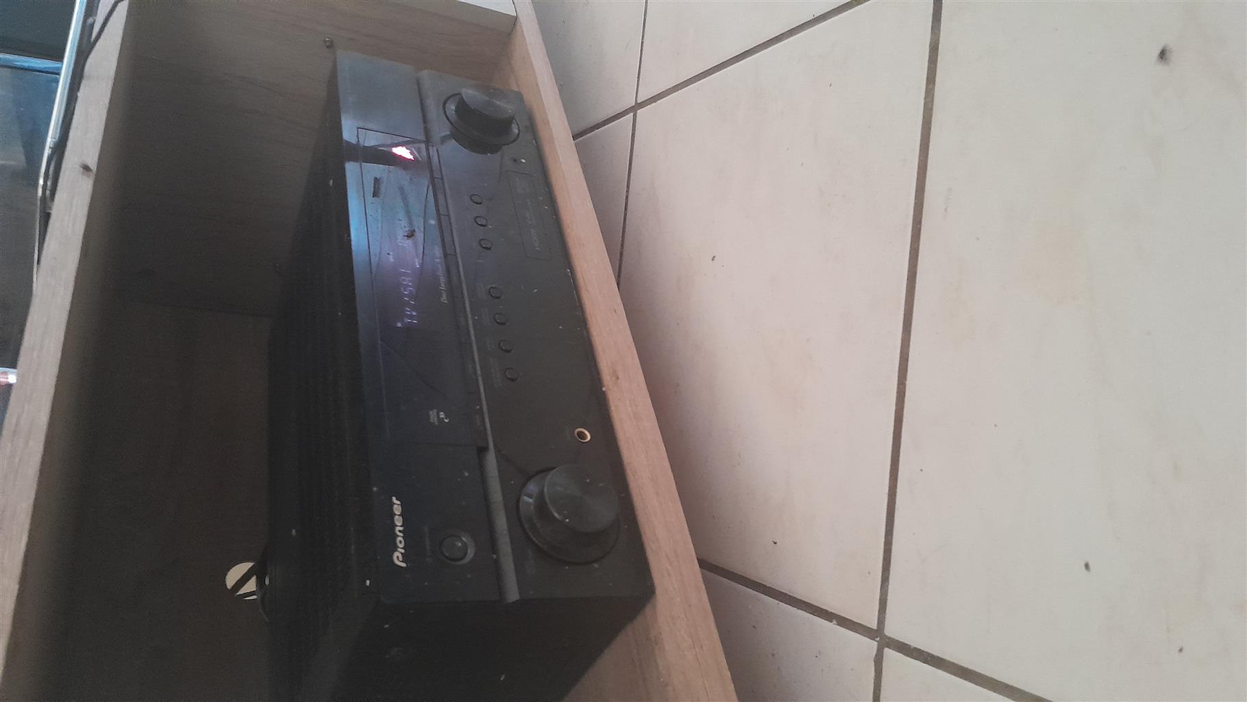 Pioneer Amp only problem it has no remote