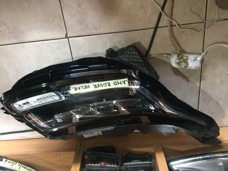 Rang Rover velar headlights for sell in good condition - Private Seller Rang Rover velar headlights for sell in good condition - Private Seller