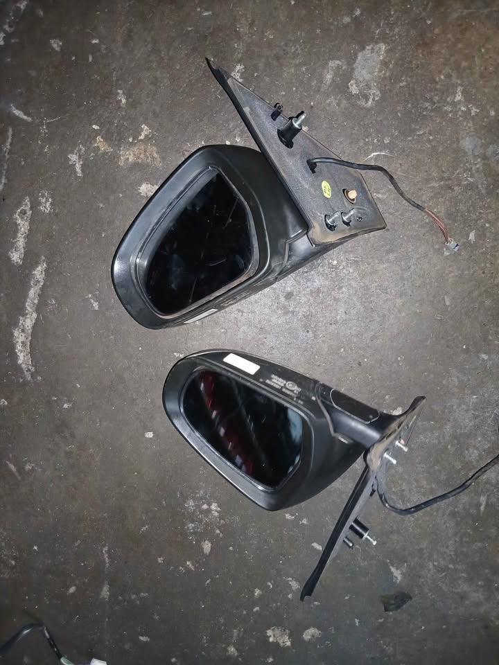 Toyota rumion/ Suzuki etriga both sides indicator mirrors - Private Seller Toyota rumion/ Suzuki etriga both sides indicator mirrors - Private Seller