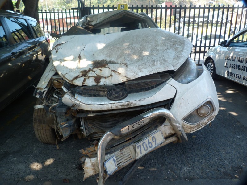 Hyundai iX35 2.0 Manual White - 2014 STRIPPING FOR SPARES - Private Seller Hyundai iX35 2.0 Manual White - 2014 STRIPPING FOR SPARES - Private Seller