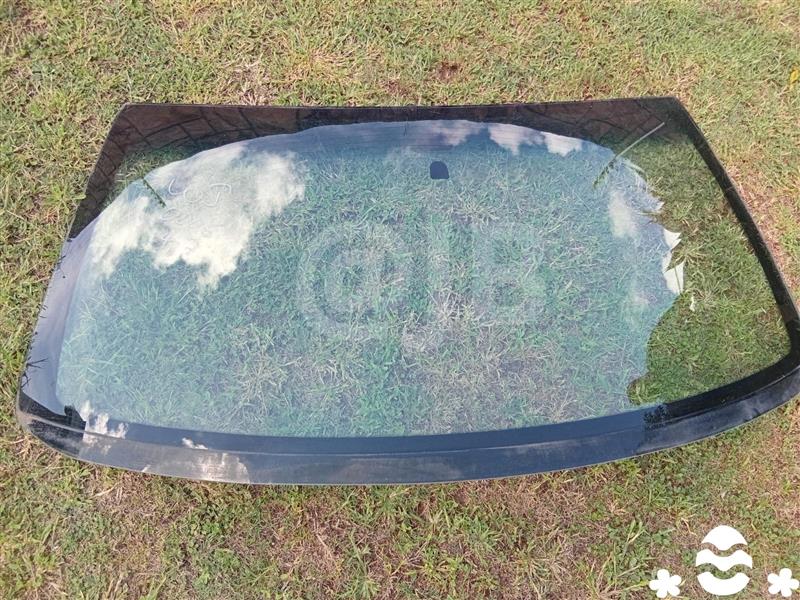 Jeep Grand Cherokee WJ Used Windscreen In Store - Private Seller Jeep Grand Cherokee WJ Used Windscreen In Store - Private Seller
