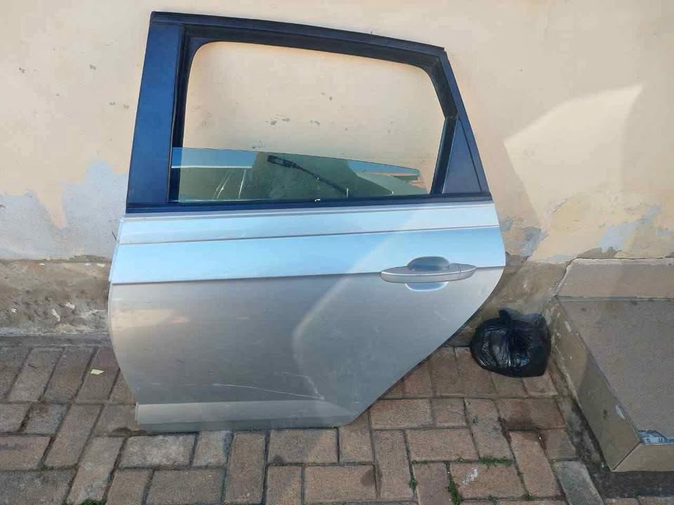 Complete back door for polo 8