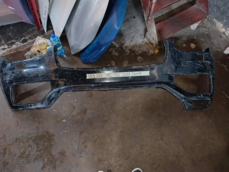 Volvo Xc front bumper - Private Seller