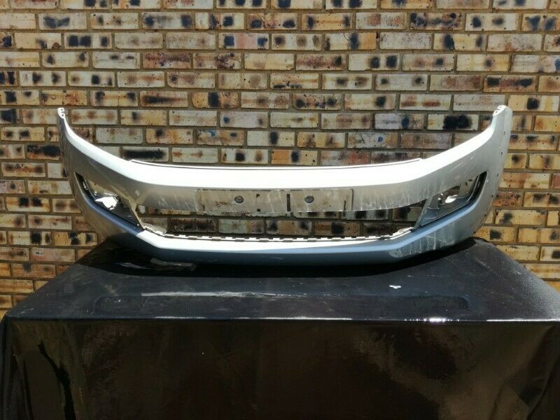 Volkswagen Amarok Prefacelift Front Bumper - Private Seller Volkswagen Amarok Prefacelift Front Bumper - Private Seller