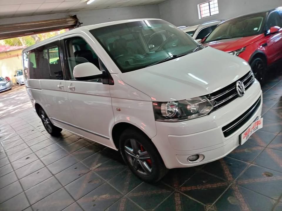 VW CARAVELLE 2.0TDI 4MOTION BITURBO DSG 2012 7 SEATER WHITE 127000KM LEATHER INTERIOR  Reverse camer