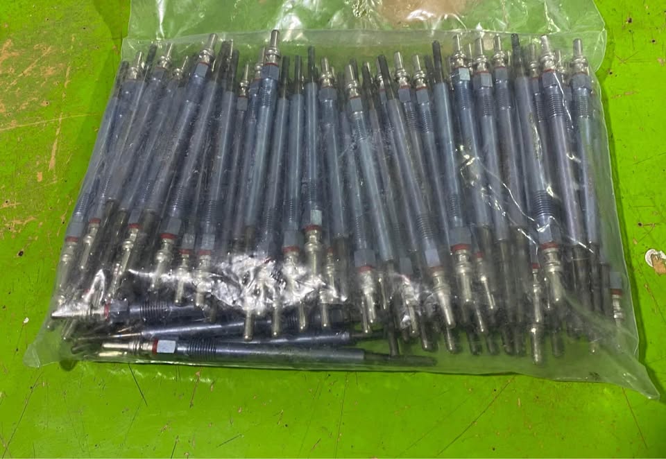Ford FOCUS 1.8 TDCi Glow Plug 1998->2004  Audi A4 3.0 TDi Glow Plug 2006-2009 - Private Seller