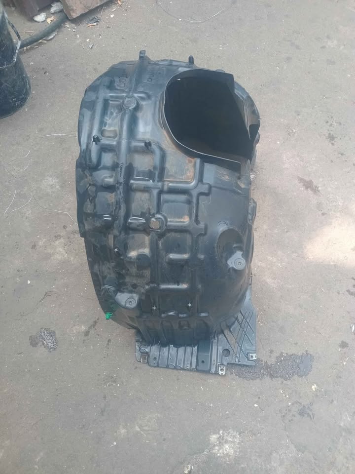Corsa vauxhall Right-side fender liner - Private Seller Corsa vauxhall Right-side fender liner - Private Seller