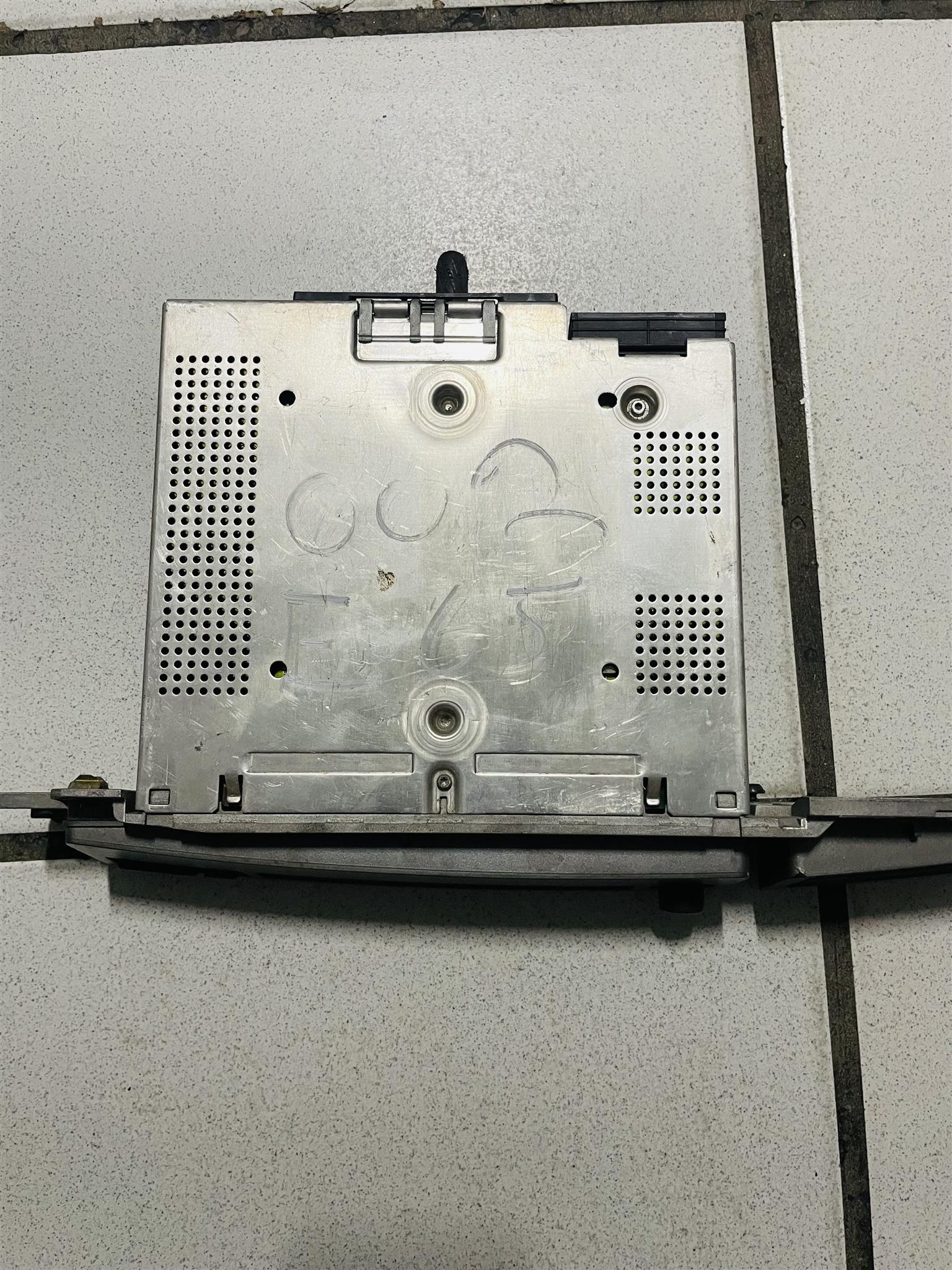 BMW 7 E65 E66 2003 Radio CD GPS player head unit 65126928894 ONV33495 - Private Seller