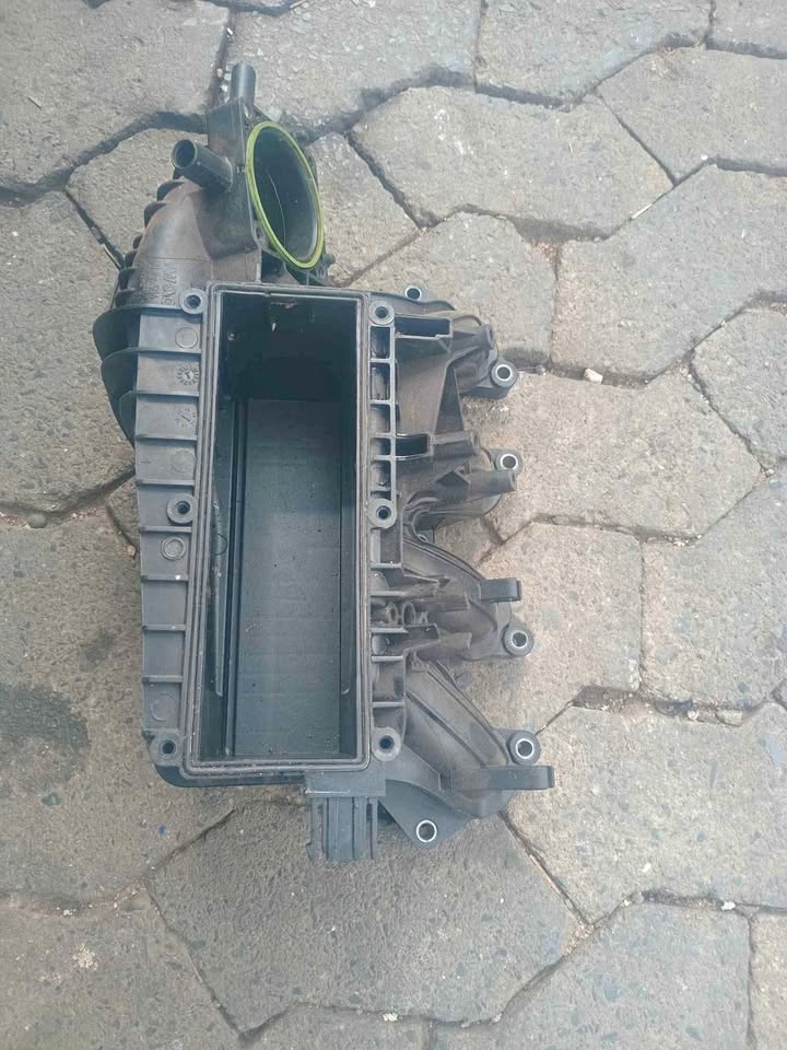 Volkswagen  2008 Intake Manifold - Private Seller