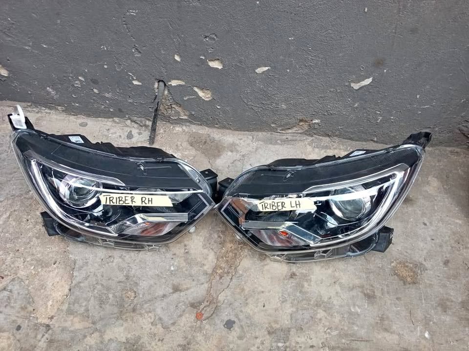 Renault Triber Headlight Right & Left - Private Seller Renault Triber Headlight Right & Left - Private Seller
