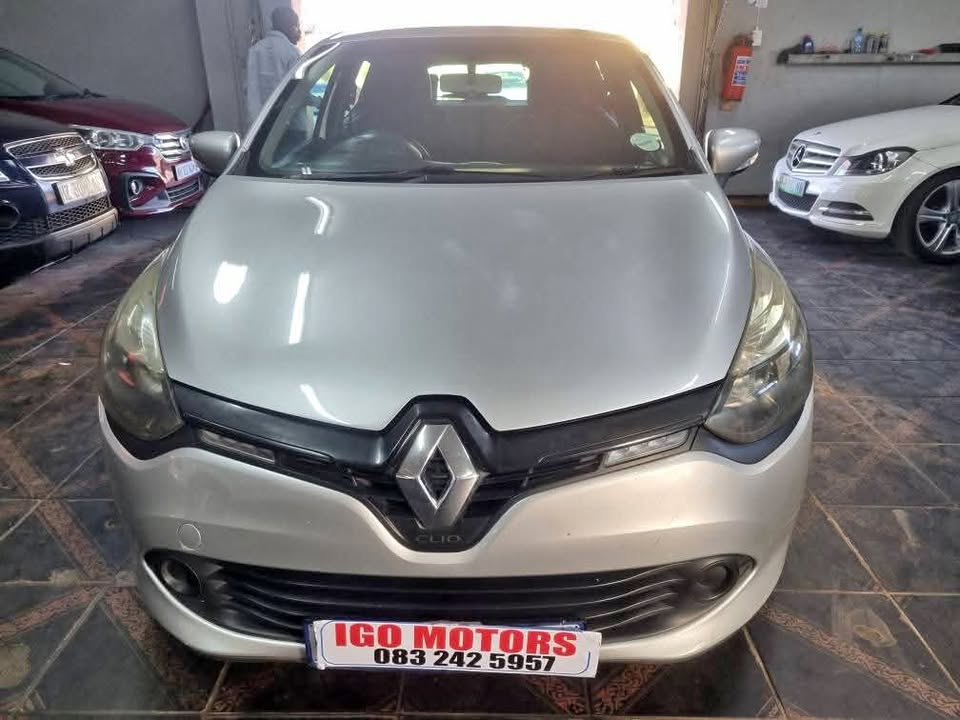 2014 Renault Clio4 1.2Manual Expression 82,000KM Mechanically Perfect with Clothes Seat