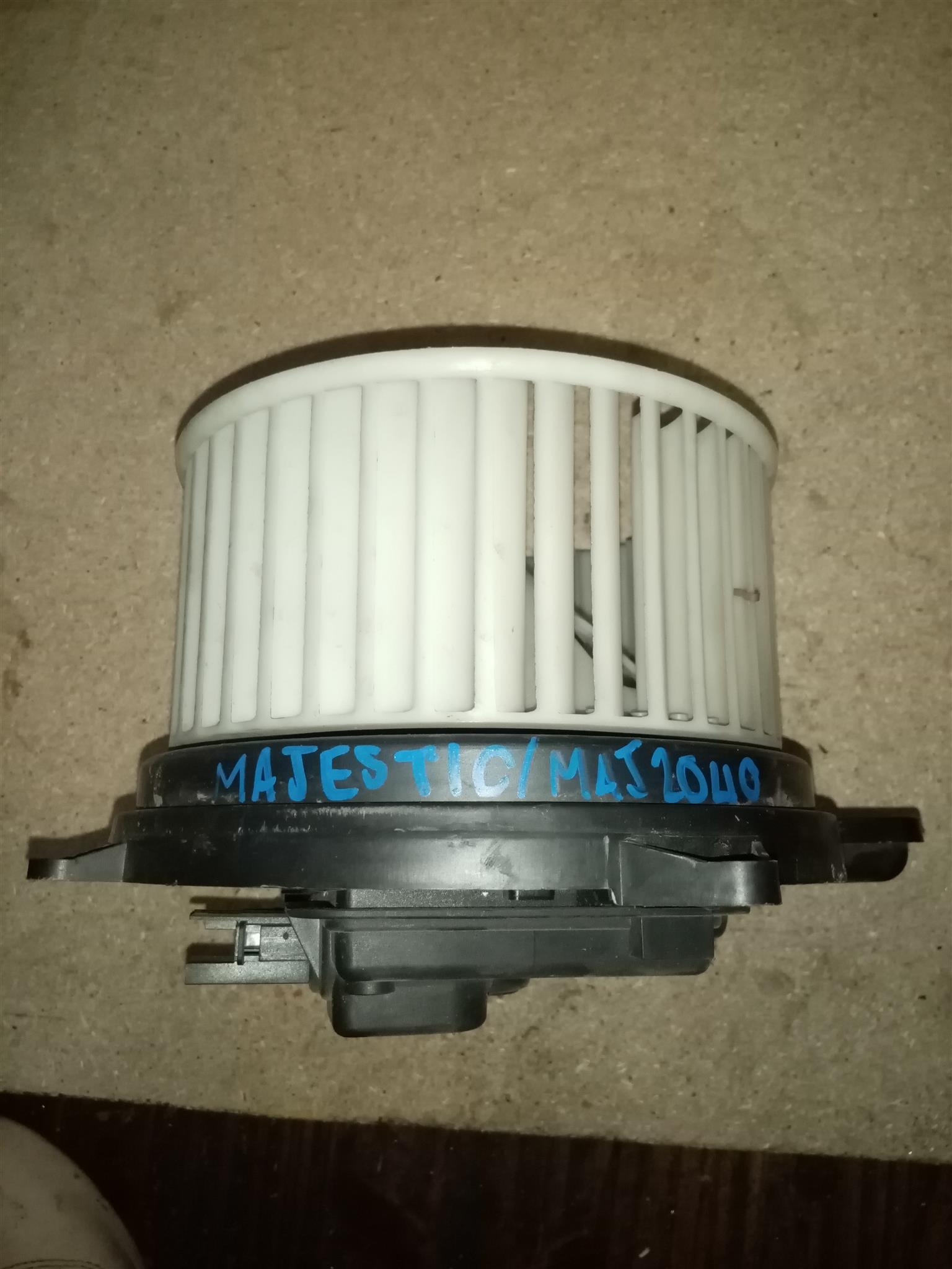 Mercedes Benz GL320 cdi W164 interior blower fan for sale – MAJ2040 Mercedes Benz GL320 cdi W164 interior blower fan for sale – MAJ2040