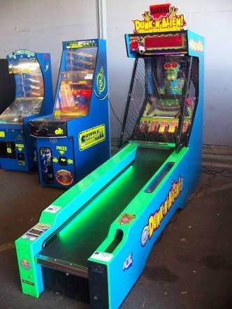 alien skee ball