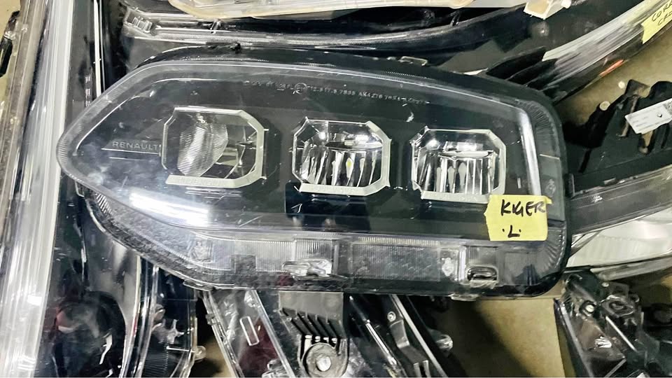 Renault Kiger headlight LH - Private Seller Renault Kiger headlight LH - Private Seller