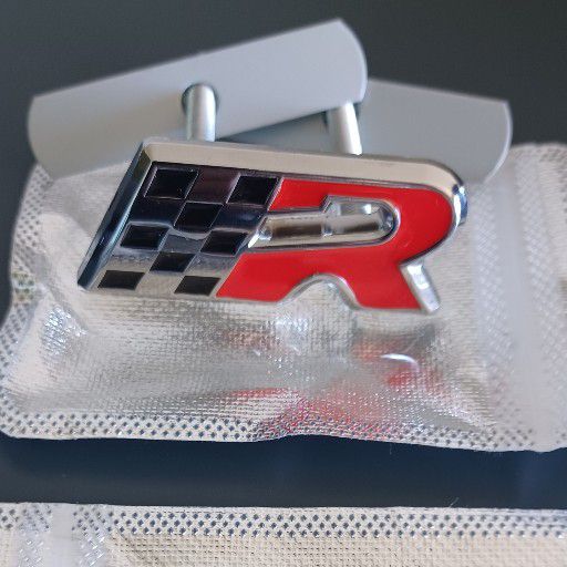 SEAT Cupra R front grille and back badges - Private Seller SEAT Cupra R front grille and back badges - Private Seller